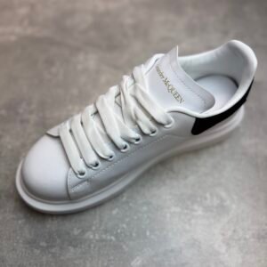 ADIDASI